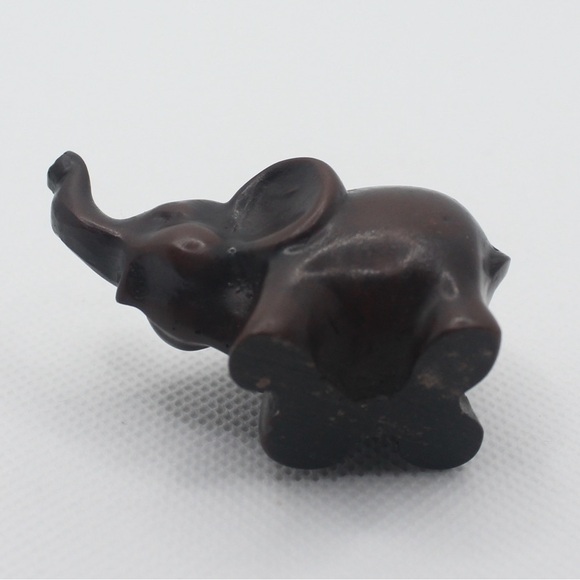 🌸 3/$15 NWOT Small Elegant Dark Brown Elephant Figurine - Picture 4 of 5